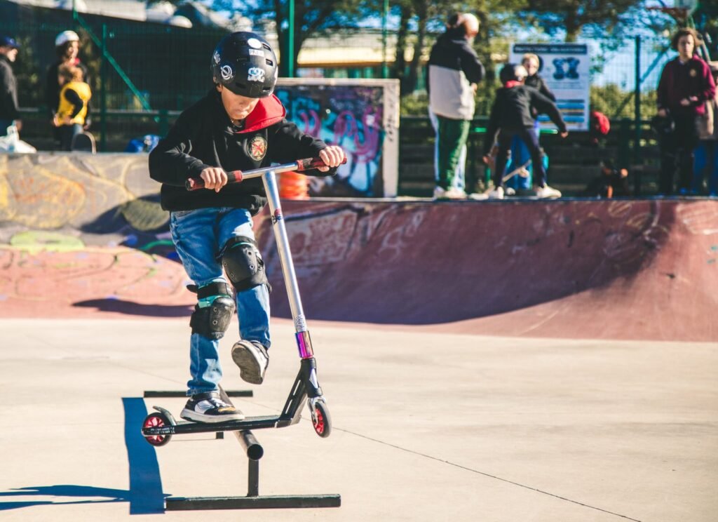 cours trottinette freestyle enfant skatepark Fuveau près d'Aix-en-Provence